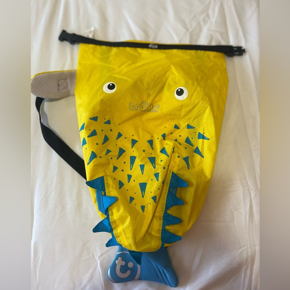 Trunki PaddlePak Kid’s Water-Resistant Backpack Bag Yellow & Blue Fish Pockets
